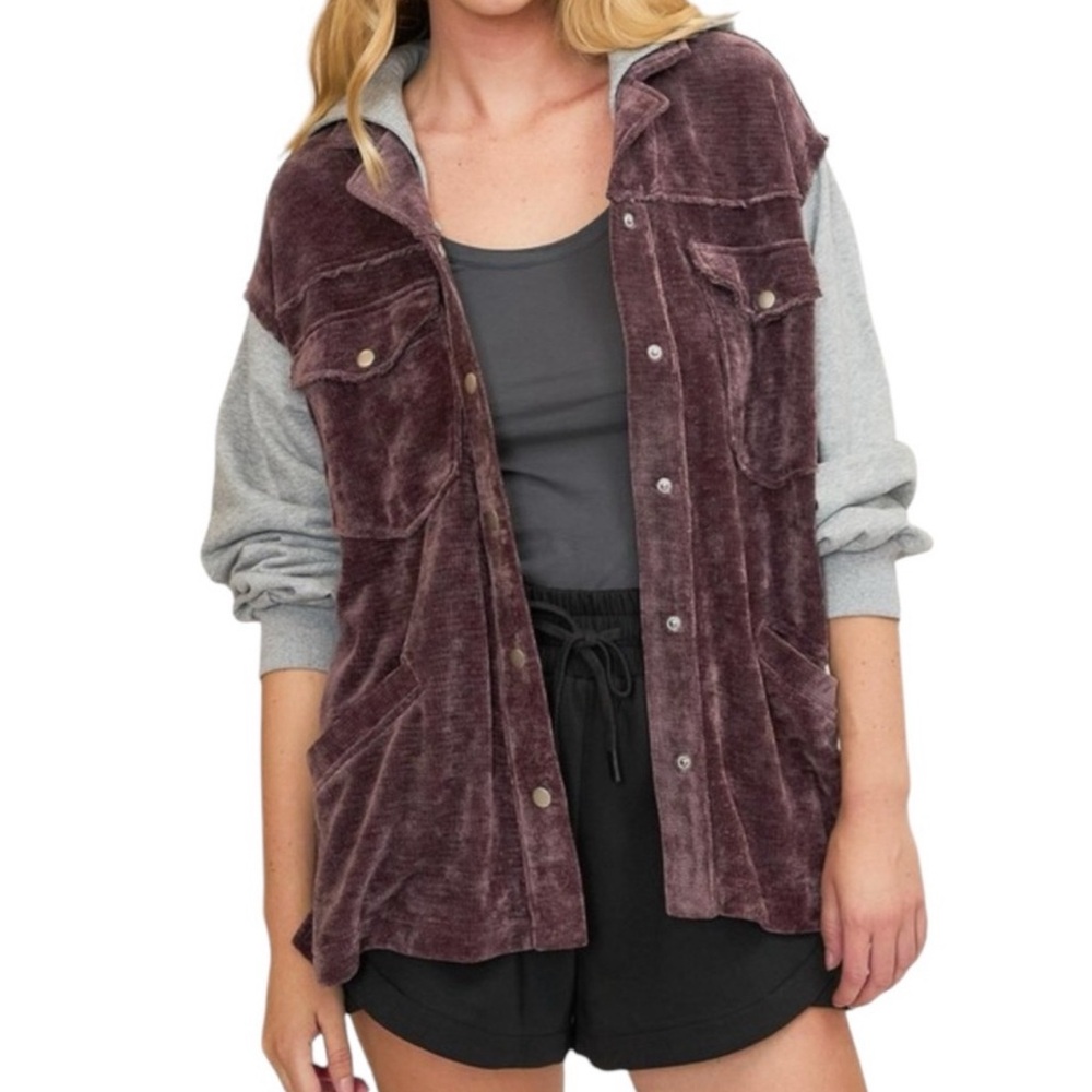 Umgee NWOT chenille eggplant brownish Shacket grey sweatshirt hood and sleeves.